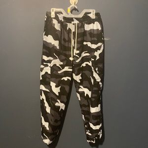 Black cargo camo pants